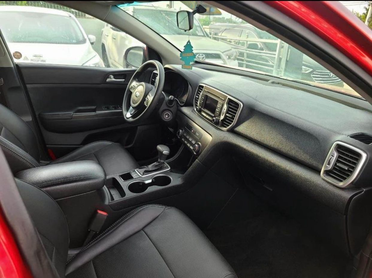 jeepetas y camionetas - Kia Sportage LX 2019 AWD 4x4 - Clean, 65,000 Millas, Financiamiento Disponible.  7