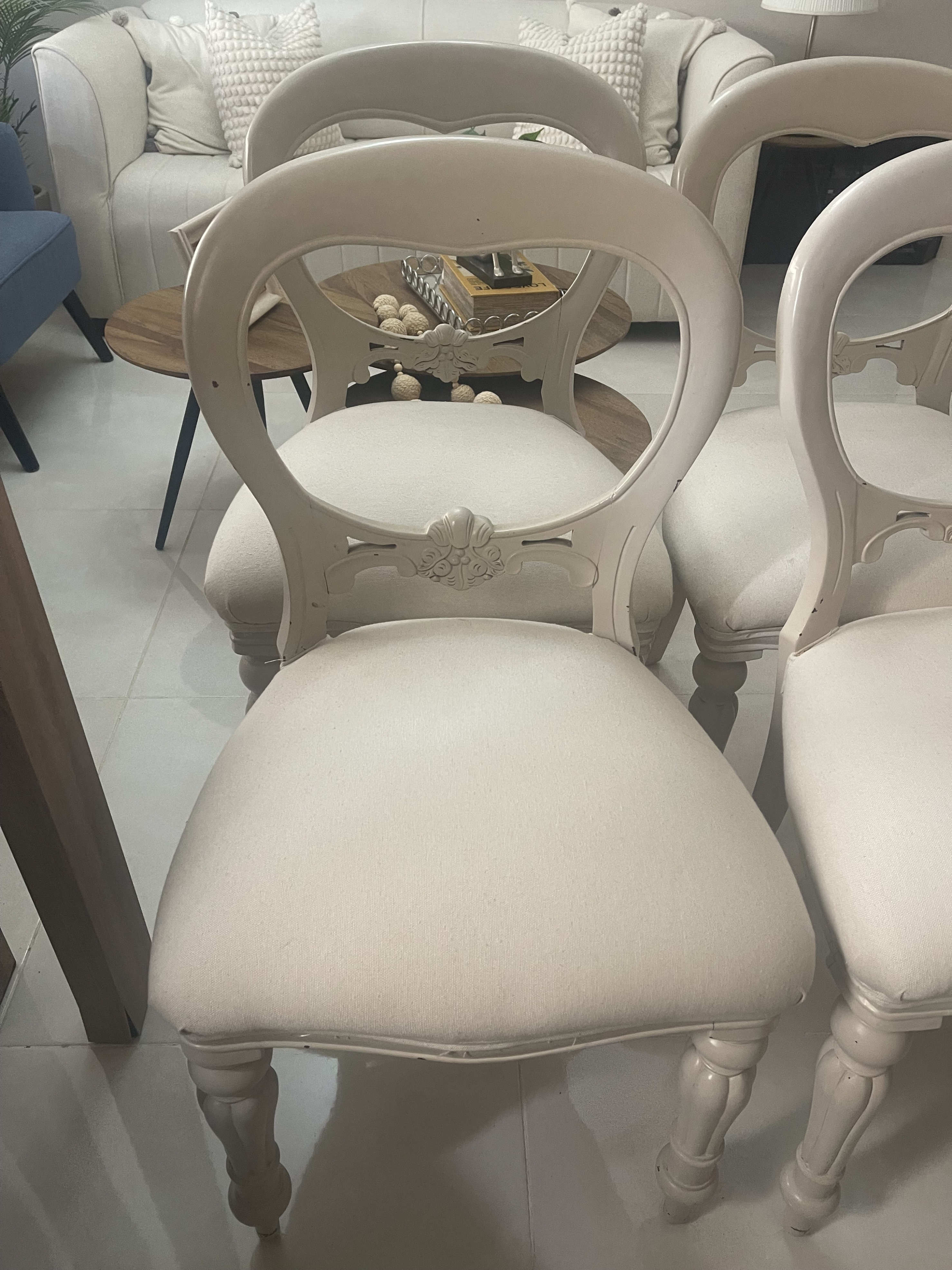 muebles y colchones - Silla de comedor en madera preciosa
4 unidades por 14mil 2