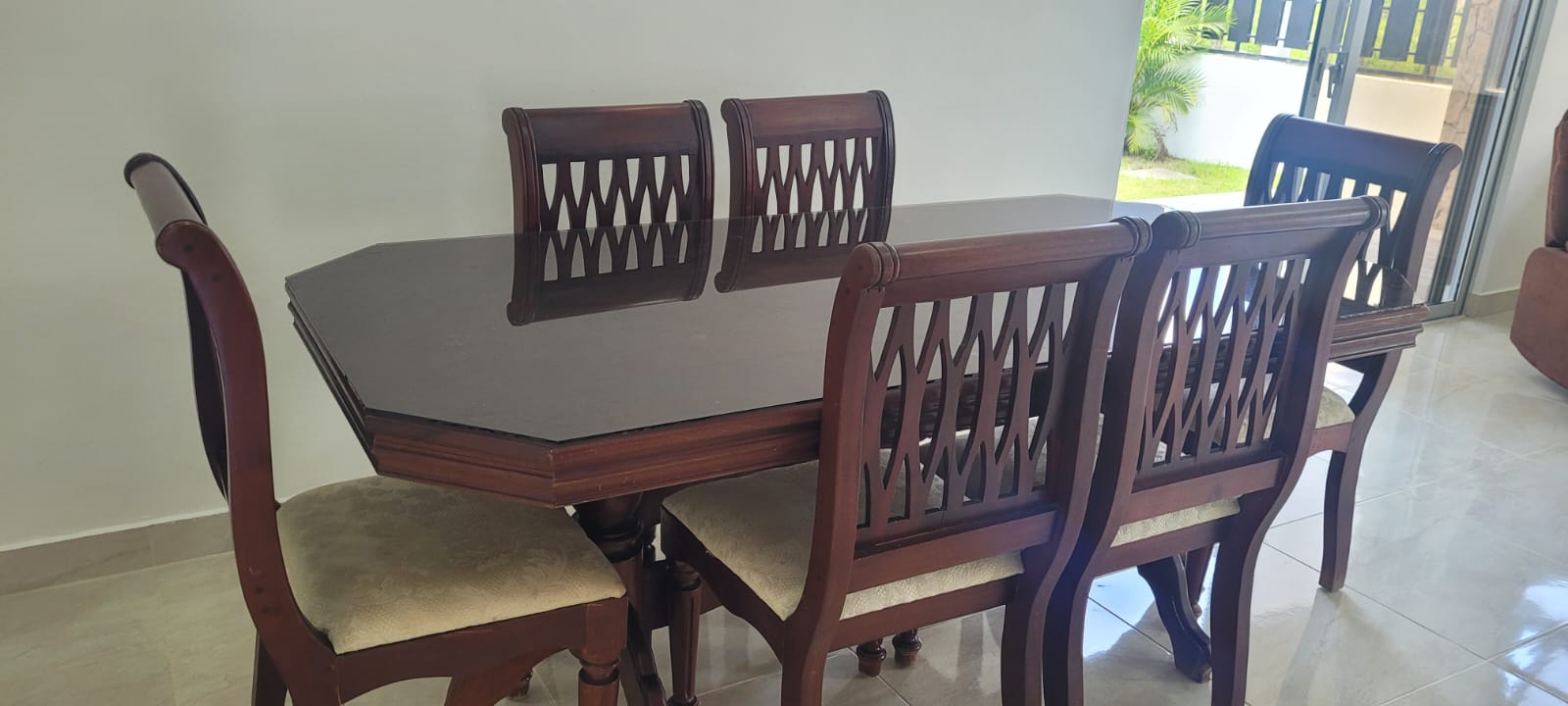 muebles y colchones - Juego de Comedor Familiar - usado para Tí 