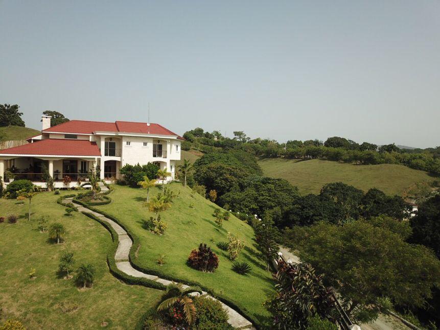 casas vacacionales y villas - Villa Mansion en Hatillo Jarabacoa 8
