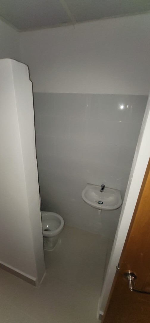 apartamentos - En el Mirador Norte, Proximo a la Romulo, con todos sus muebles nuevos 0