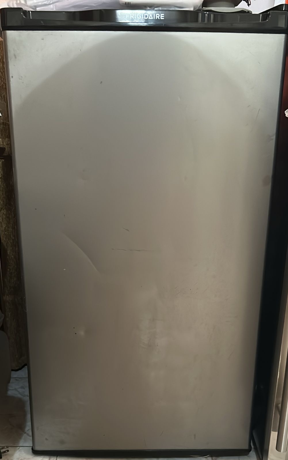 electrodomesticos - Nevera pequeña Frigidaire - Usada 0