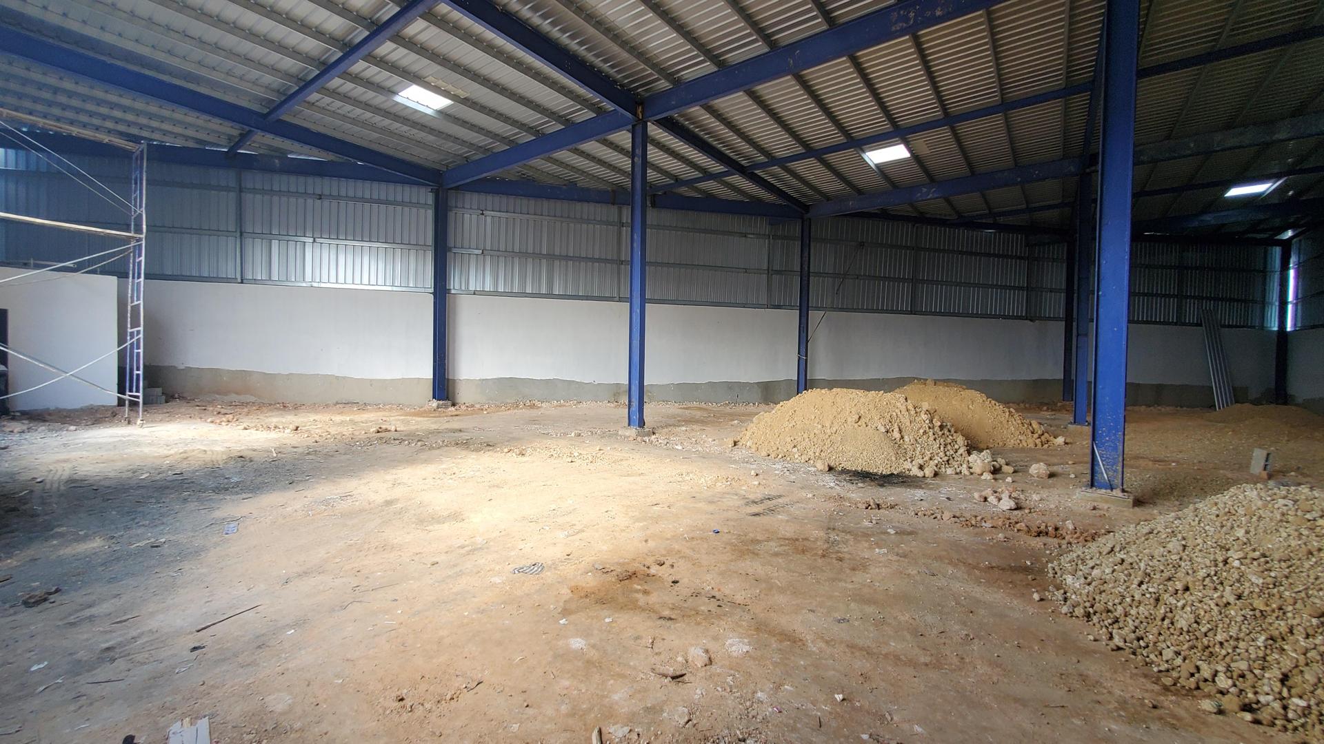 otros inmuebles - Nave Industrial en PANTOJA 1