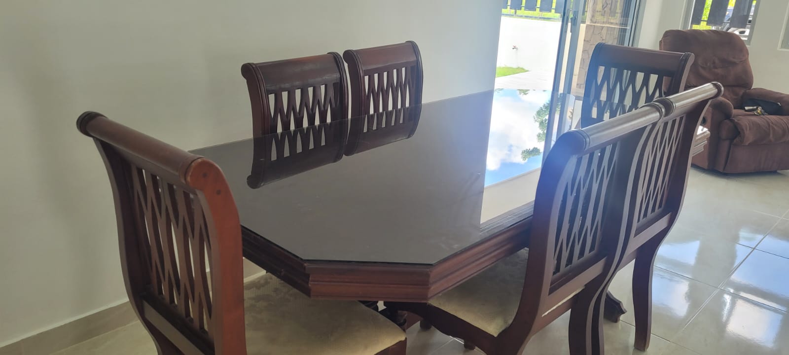 muebles y colchones - Juego de Comedor Familiar - usado para Tí  1