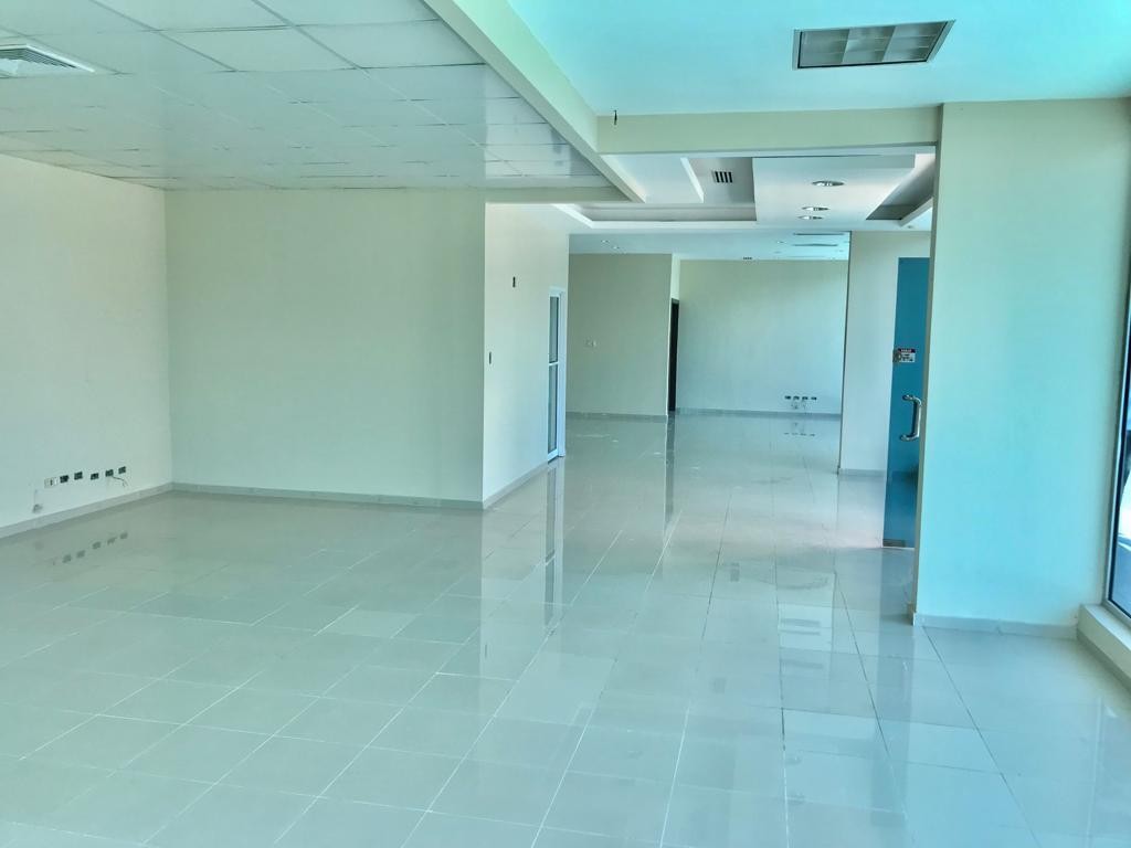 oficinas y locales comerciales - Local en Alquiler en Exclusiva Torre Corporativa 4