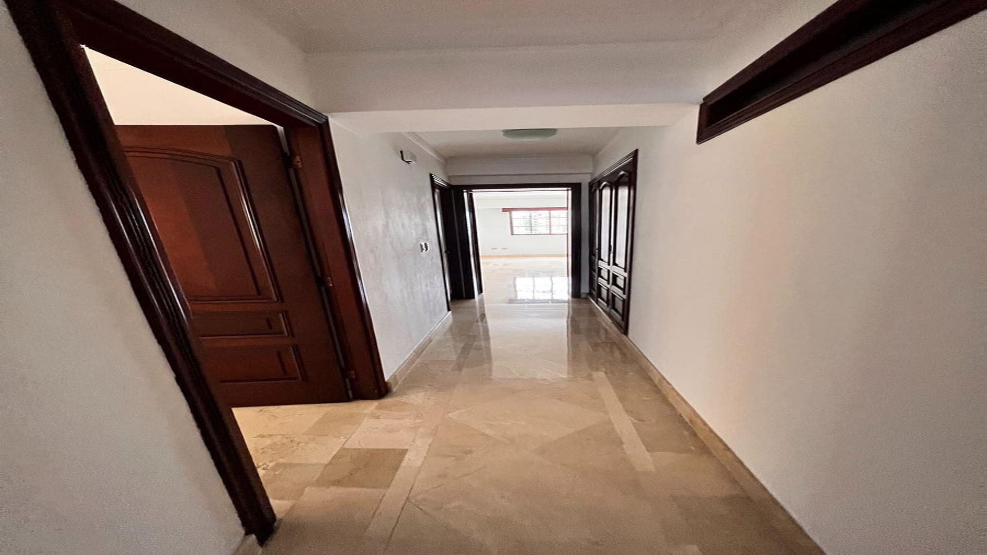apartamentos - Alquilo Apto. de 3 hab. + estudio en Los Cacicazgos 13