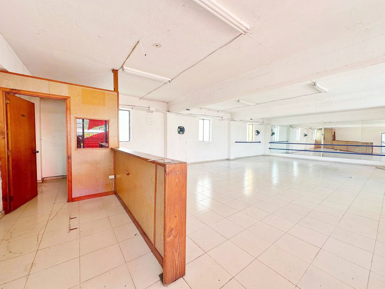 oficinas y locales comerciales - Local en Bella vista  2