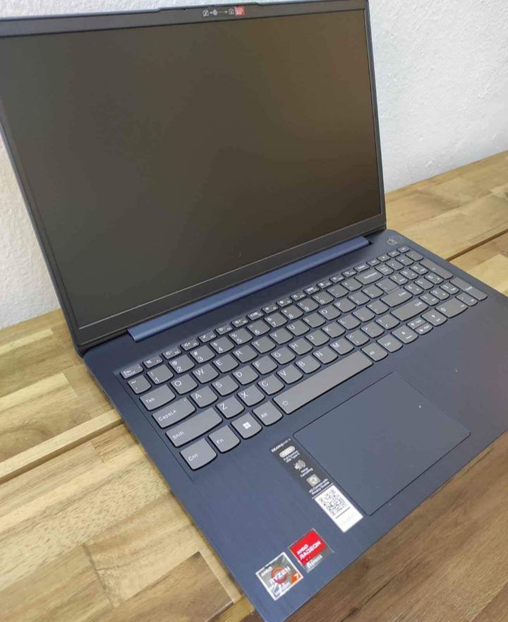 computadoras y laptops - Laptop Lenovo Ideapad 3 15,6"FHD, AMD Ryzen 7, 12GB RAM, 512GB SSD, Nueva Gaming 1