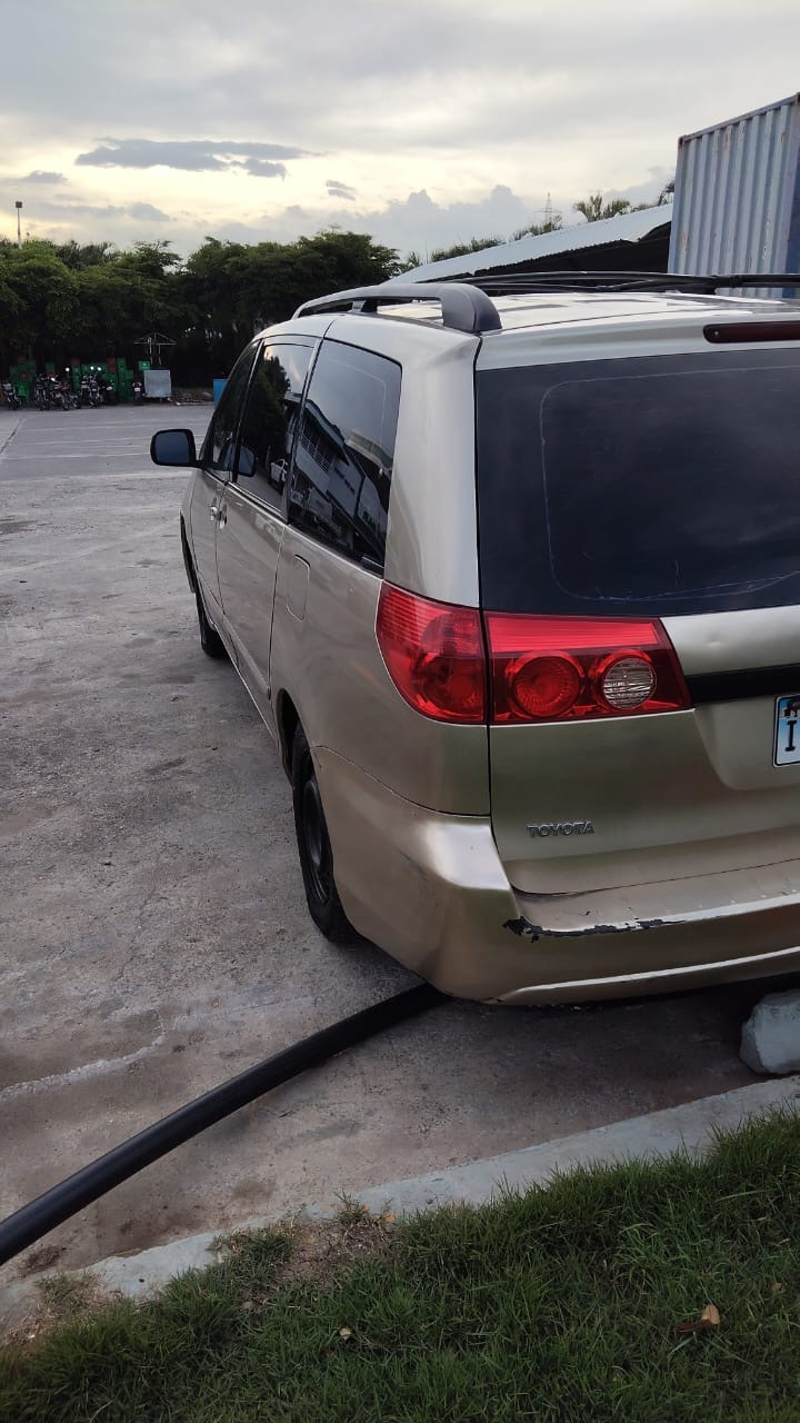 jeepetas y camionetas - OPORTUNIDAD TOYOTA SIENNA 2