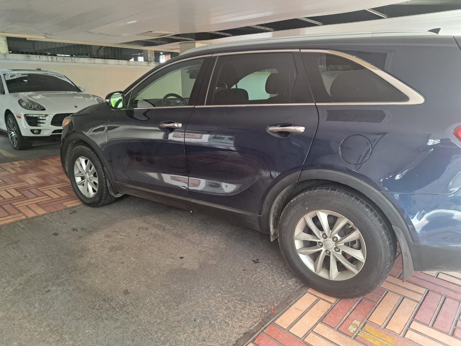 jeepetas y camionetas - Kia Sorento 2016 unica dueña en RD 3