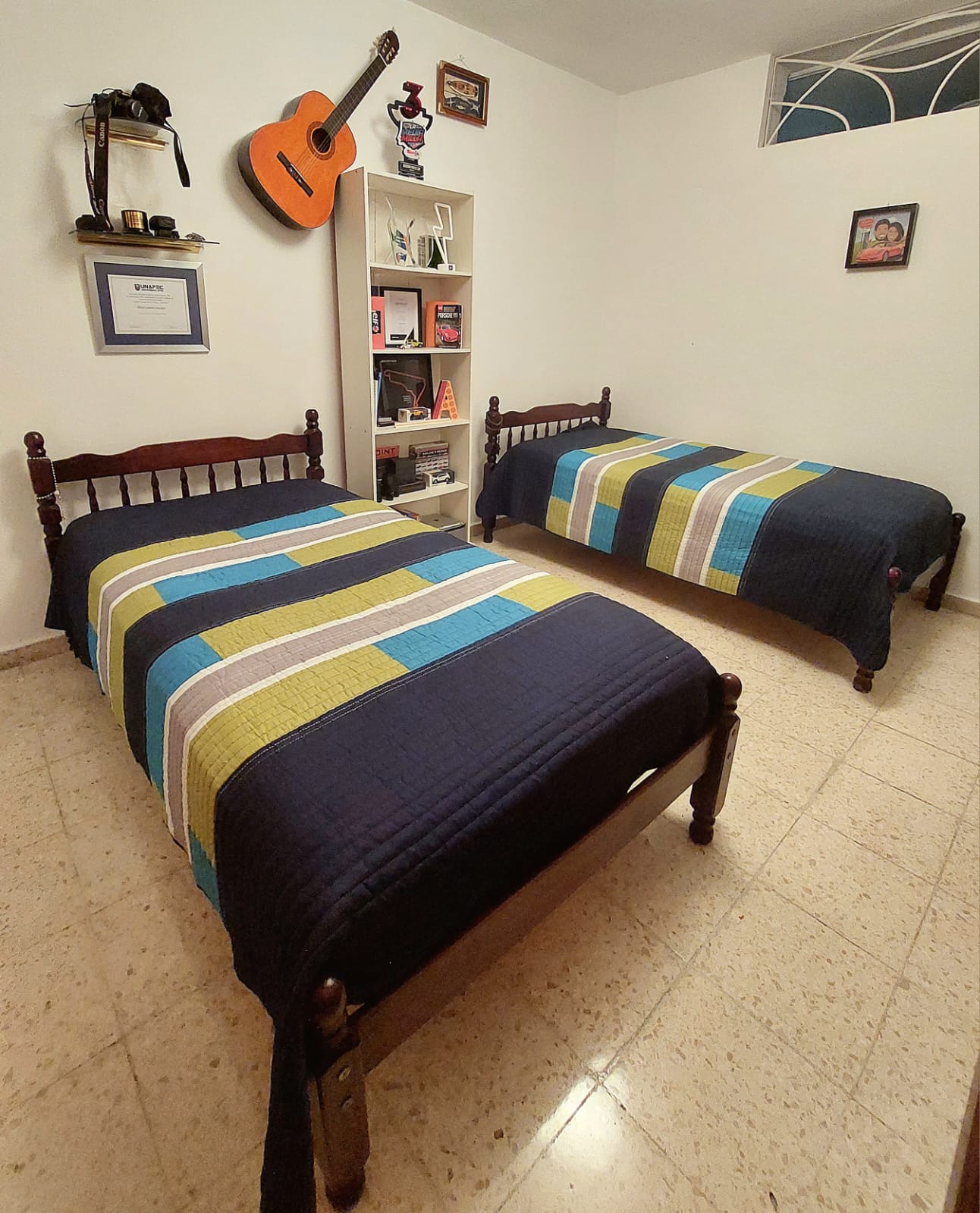 muebles y colchones - Camas twin en caoba con colchon 0