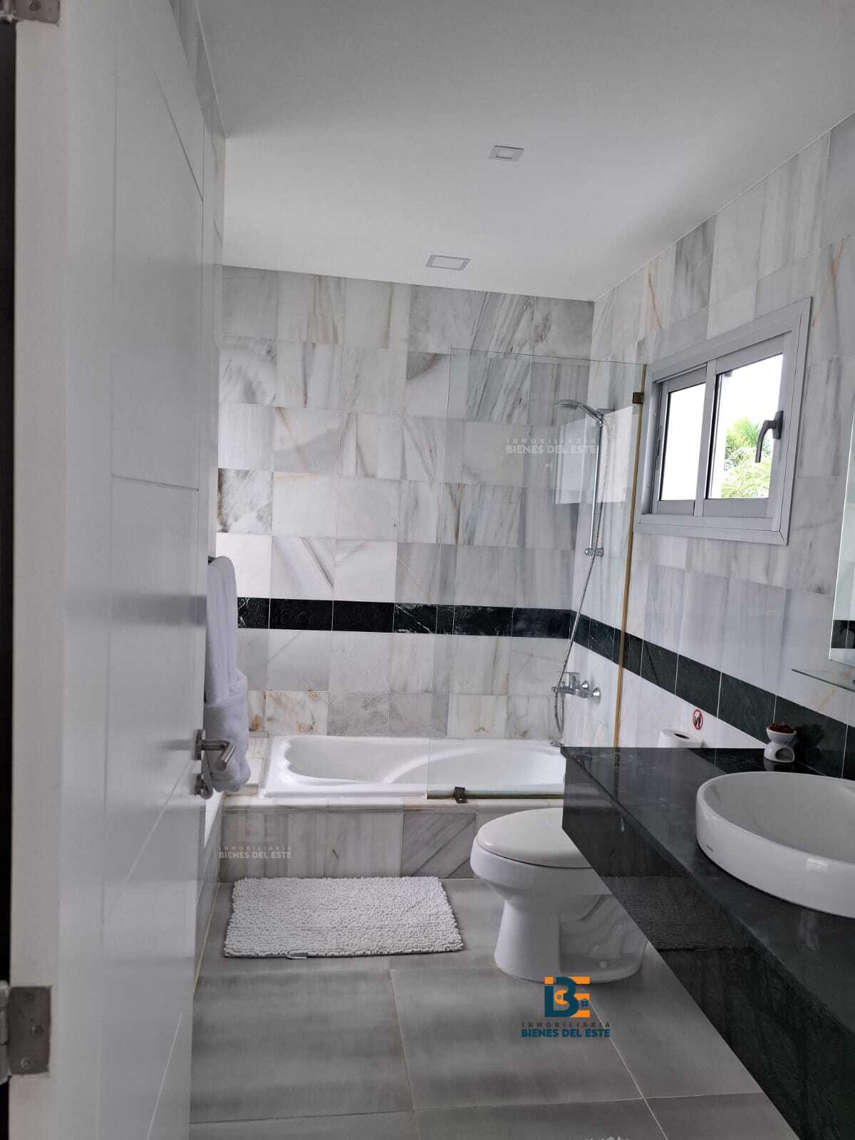 casas vacacionales y villas - Vendo Hermosa Villa en Playa Nueva Romana. 5