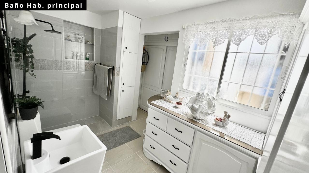 casas - Hermosa casa, Urb. Sorimar, Av. Independencia 1
