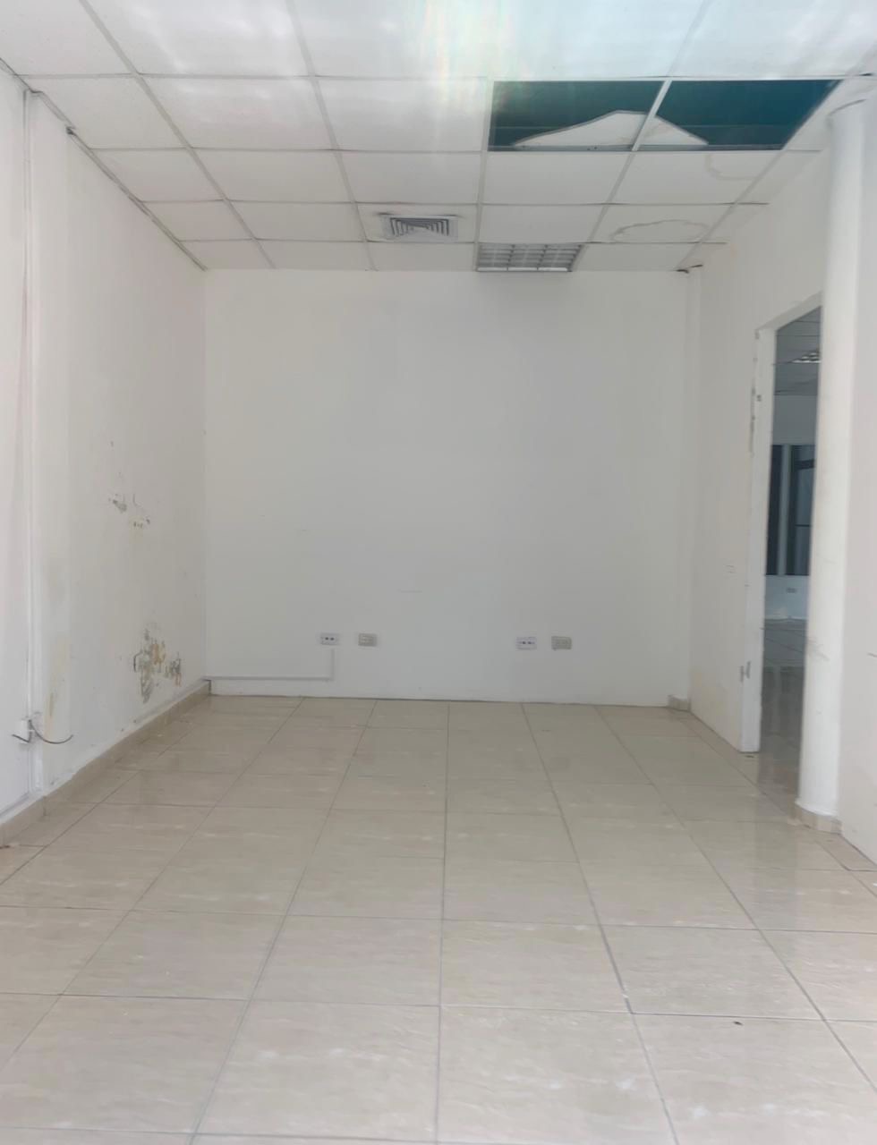 oficinas y locales comerciales - Local comercial Esquinero en alquiler gazcue 2