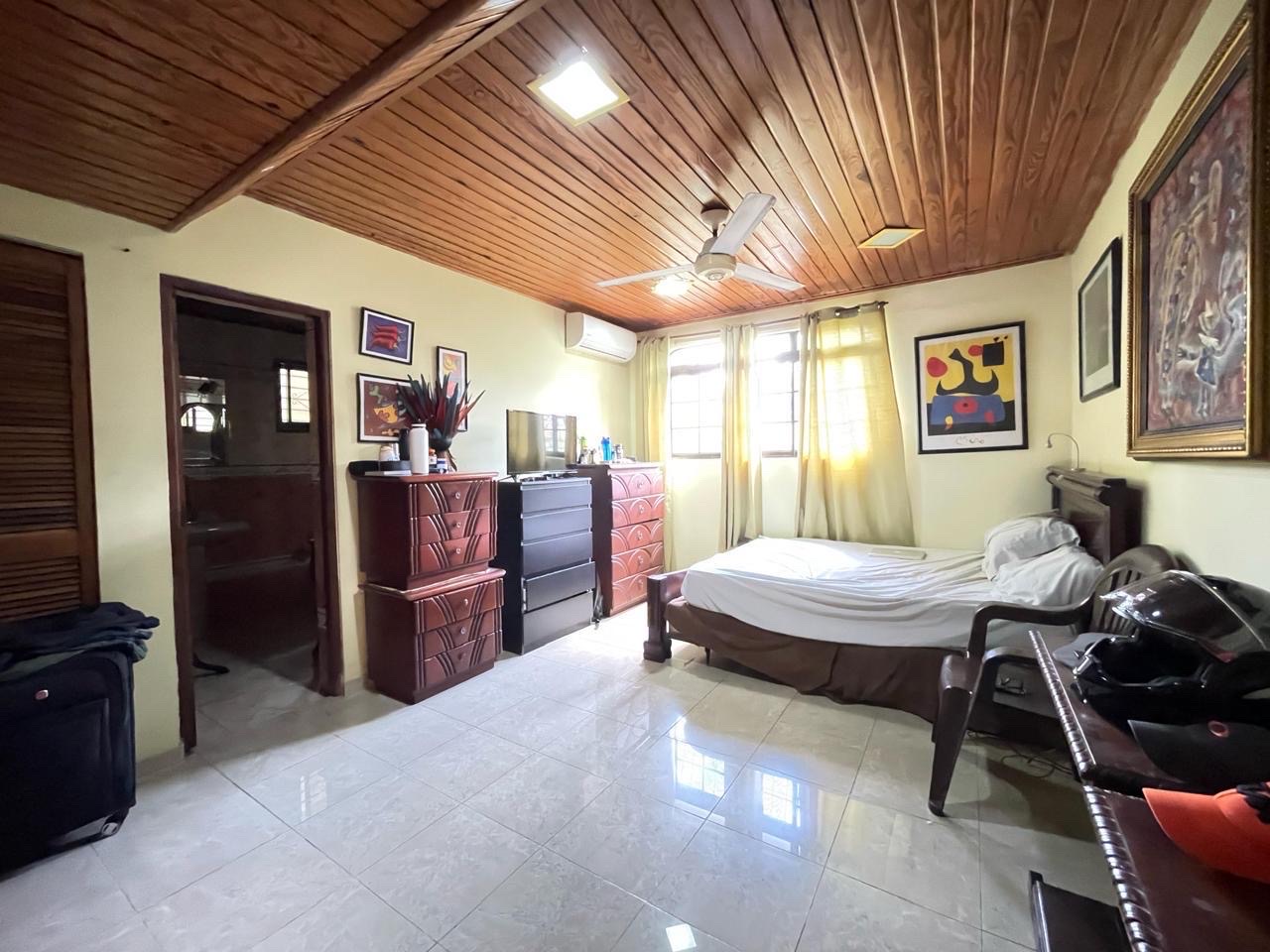 casas - Casa en Venta El Millon 8