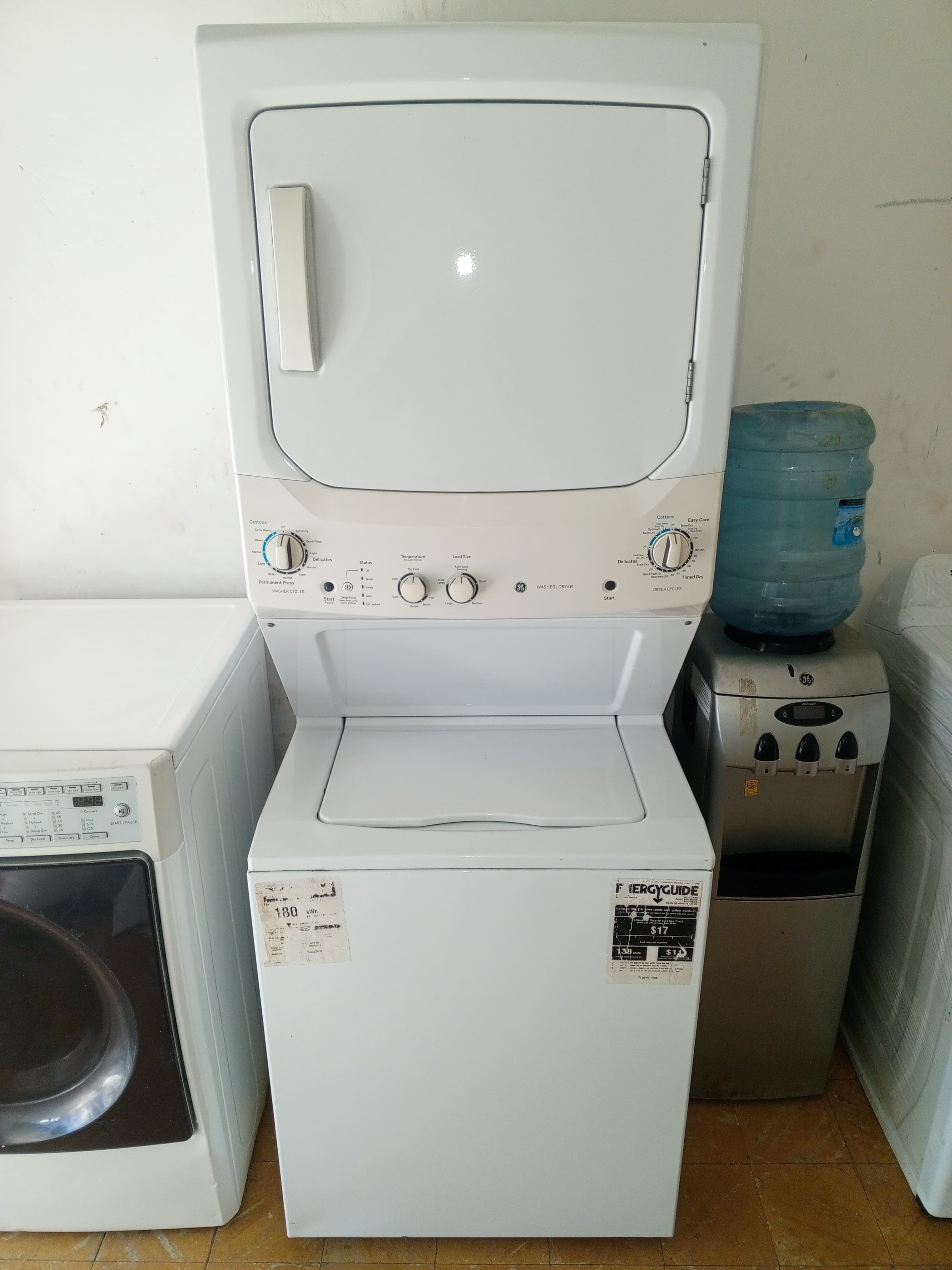 electrodomesticos - Lavadora Secadora Tipo torre General Electric 
Secadora a gas
Lavadora de 45 lib