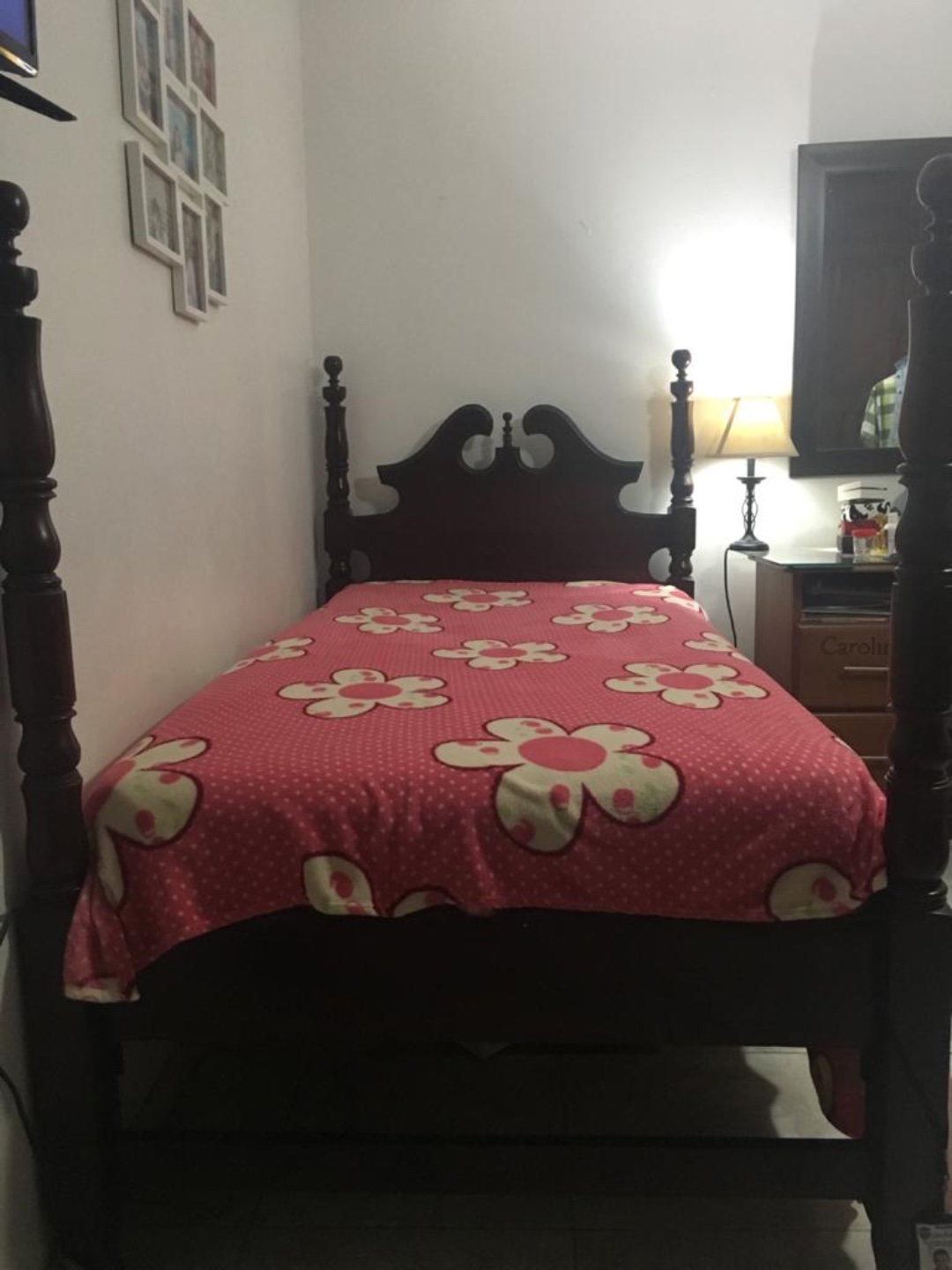 muebles y colchones - DOS CAMAS TWIN EN CAOBA 14000 CADA UNA CON SU COLCHON INCLUIDO 2