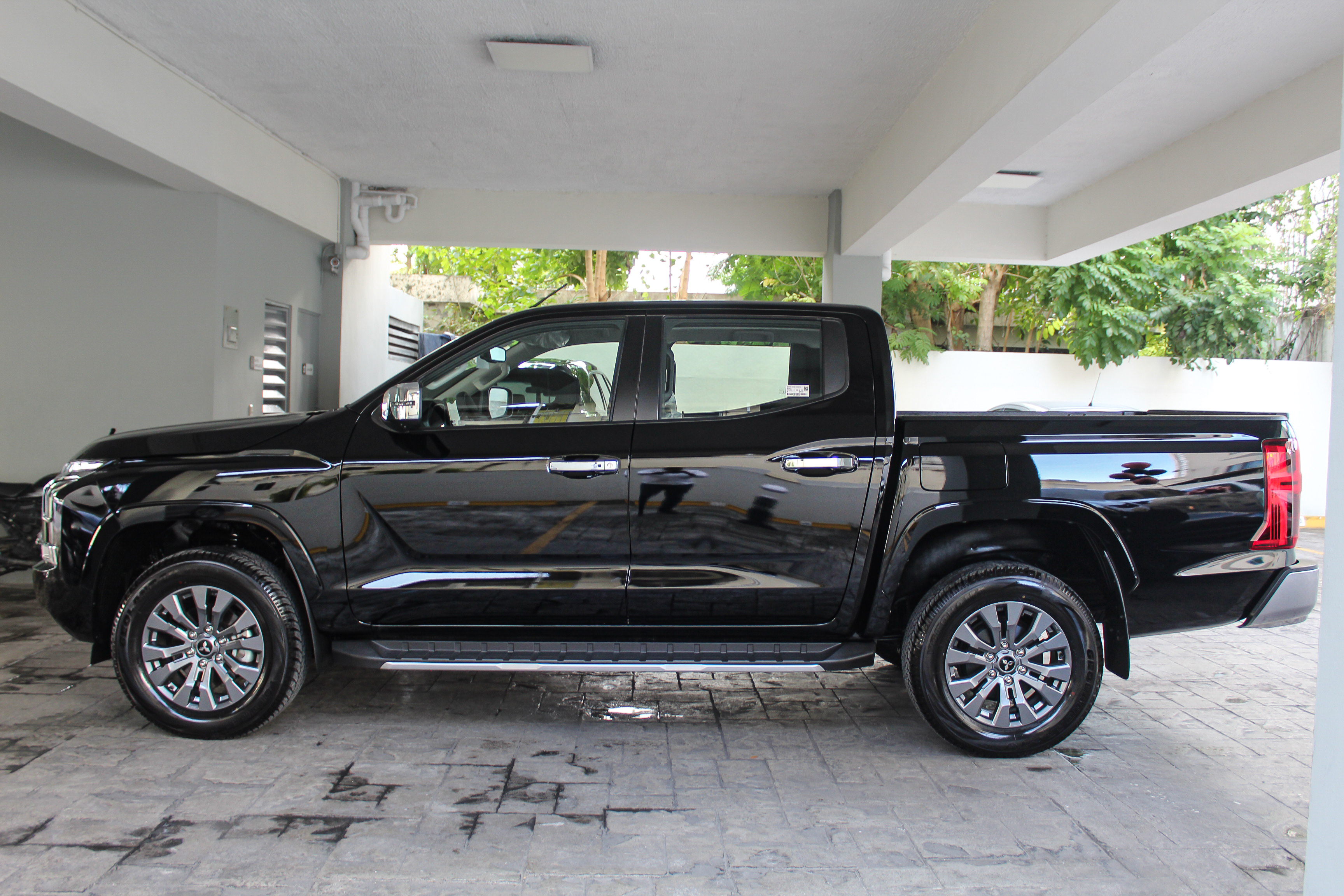 camiones y vehiculos pesados - Mitsubishi L 200 2025 4