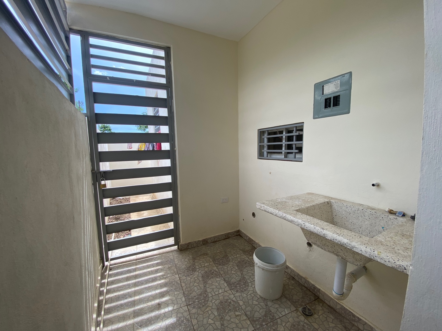 casas -  CASA EN SANTIAGO DE LOS CABALLEROS LISTA PARA ENTREGA  5