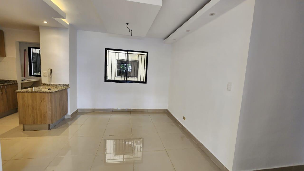 casas - Apartamento en renta con terraza Primer Nivel  4