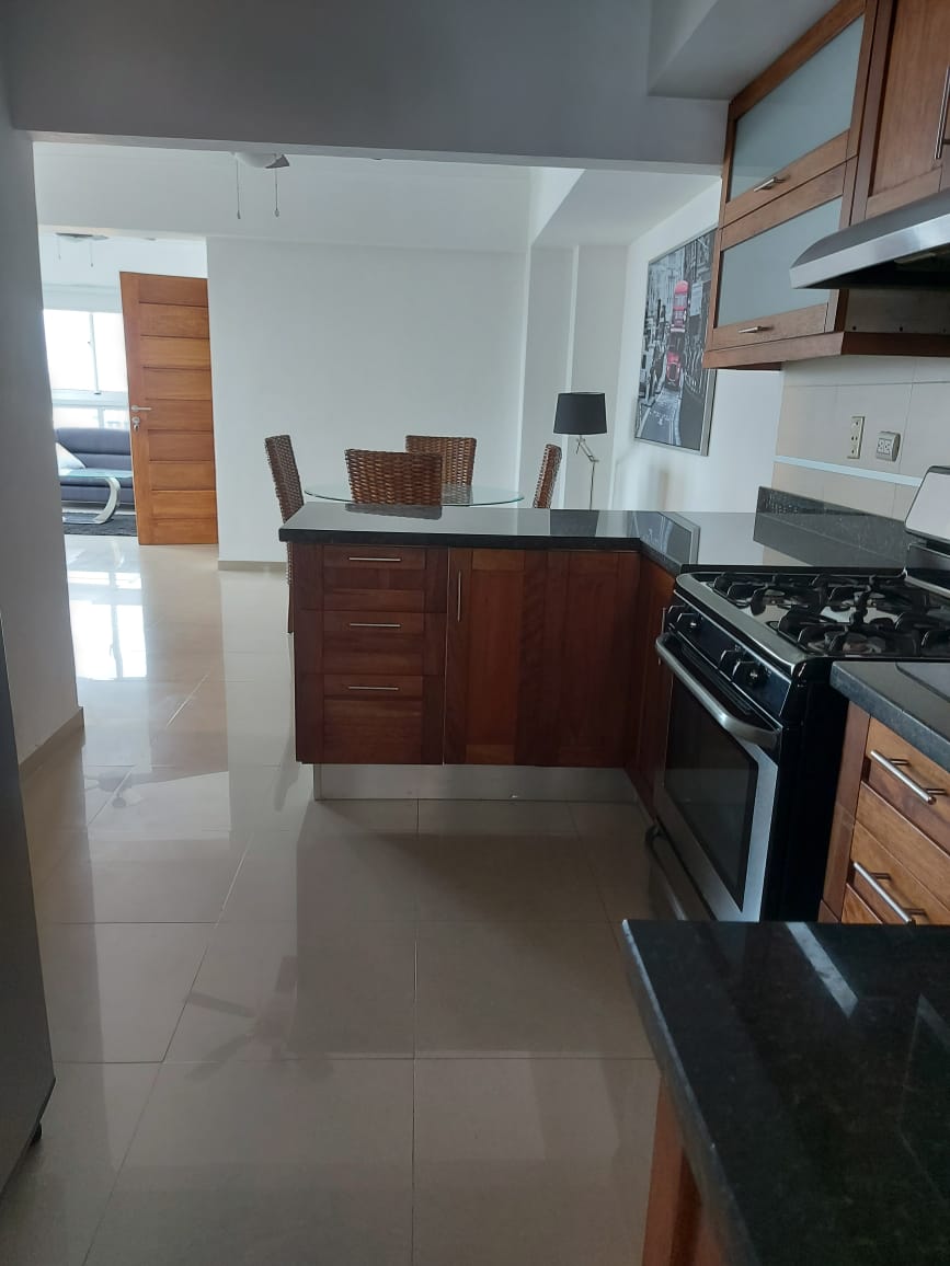 apartamentos - Piantini Moderno Apartamento Amueblado con Balcón  4