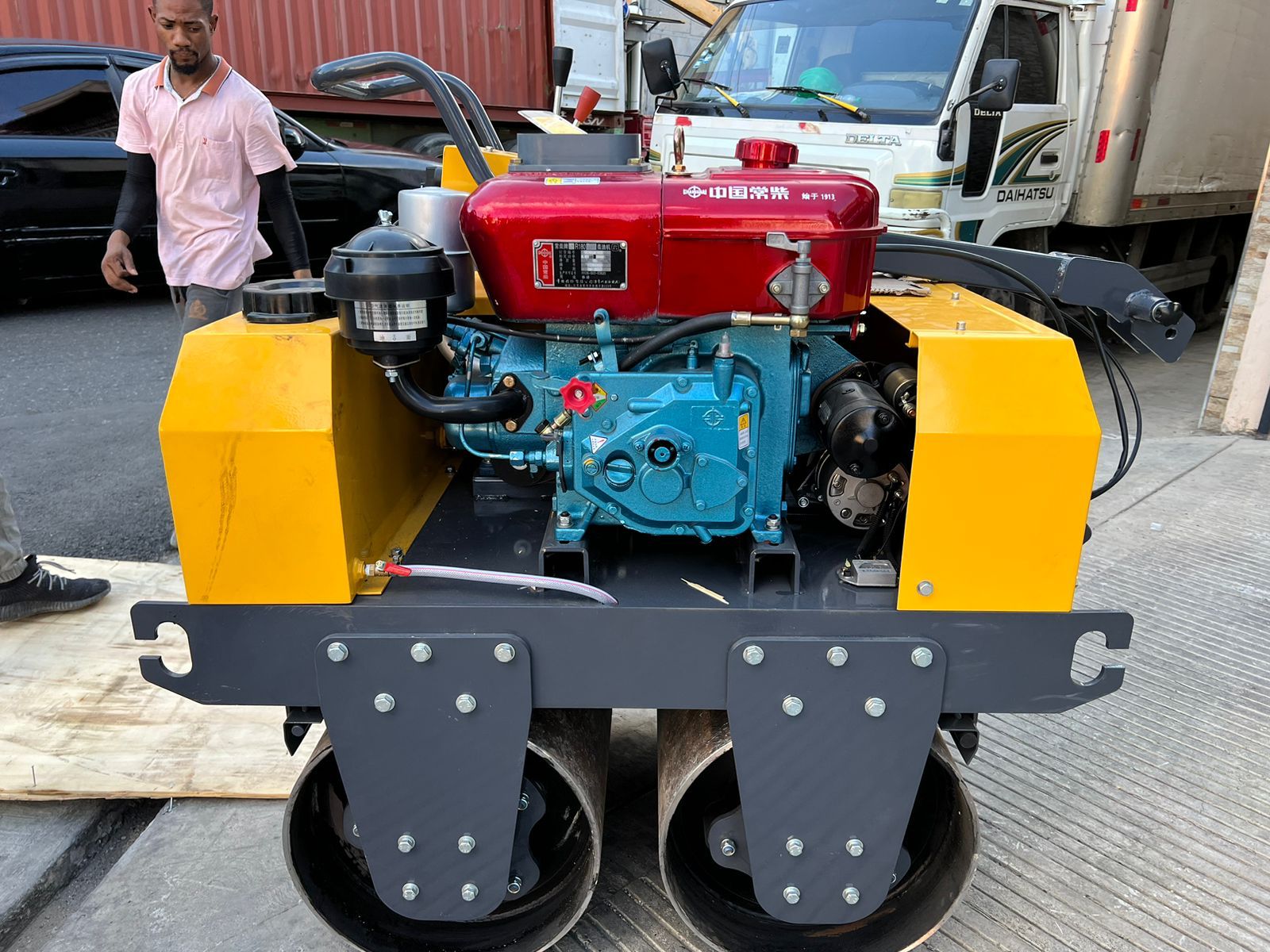 construccion e industrial - RODILLO COMPACTADOR DOBLE TAMBOR DIESEL 0.8 TONELADAS 12 HP 4