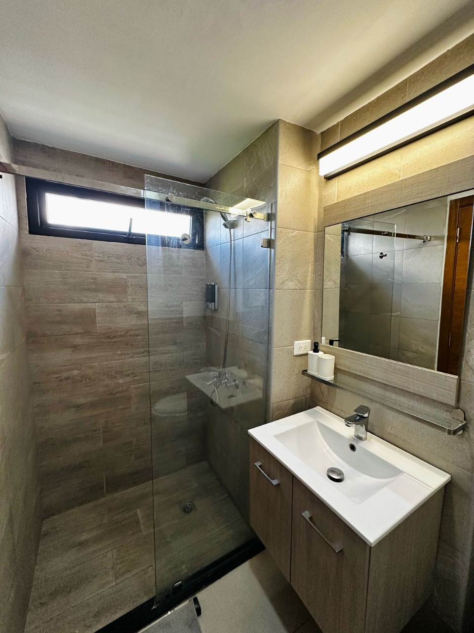 apartamentos - En Gazcue y amueblado. Hermoso apartamento  5