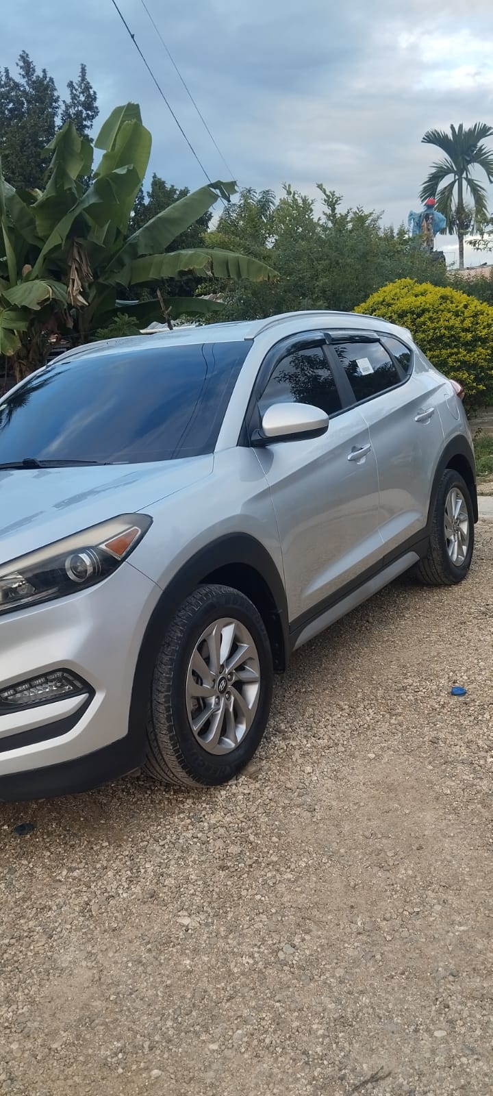 jeepetas y camionetas - Se vende Hyundai Tucson 2017 1.40 negociable 3