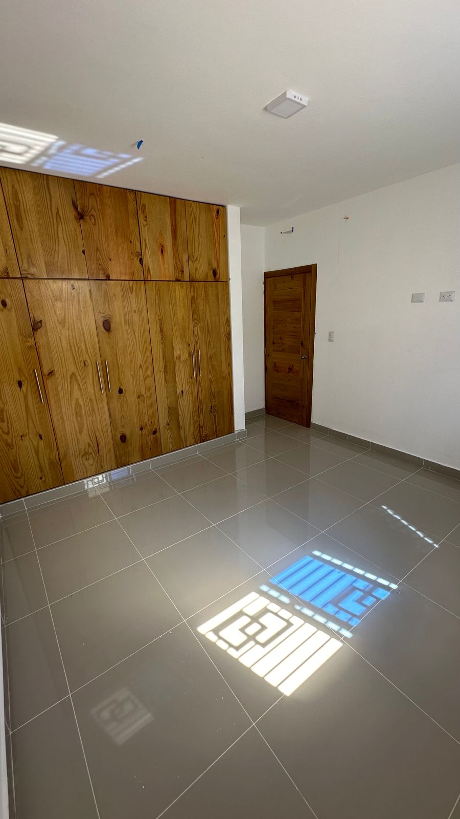 casas - CASA EN VENTA EN LOS TOCONES, SANTIAGO. 2