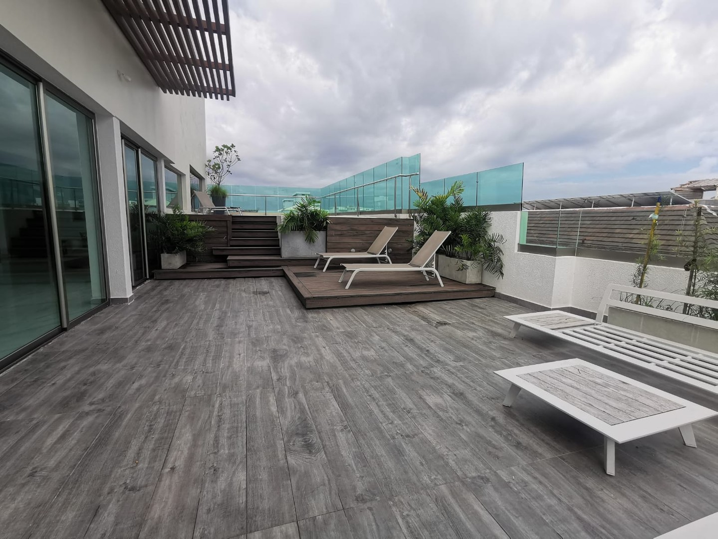 apartamentos - ‼Se vende amplio apartamento a pocas esquinas de la Churchill. 0
