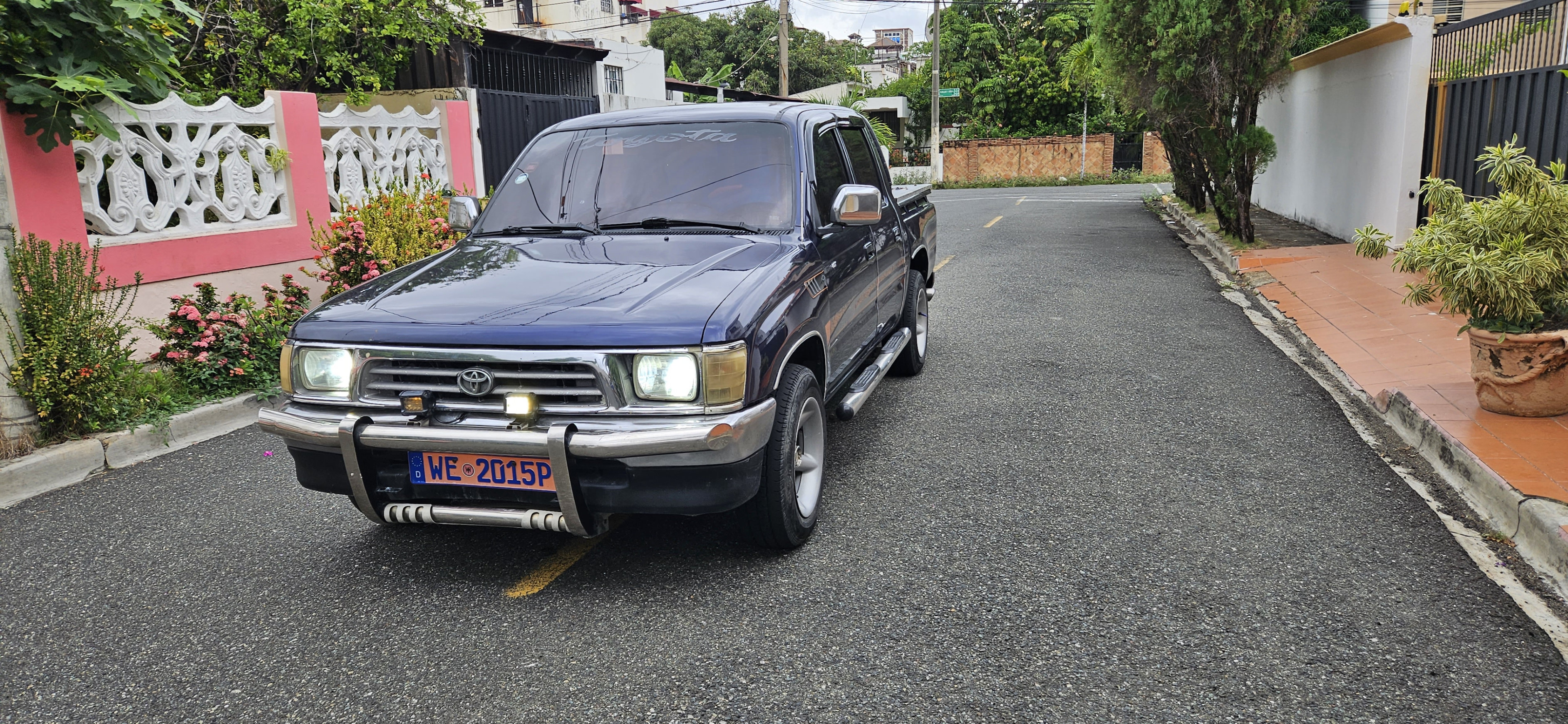 jeepetas y camionetas - Toyota hilux 2000 diesel