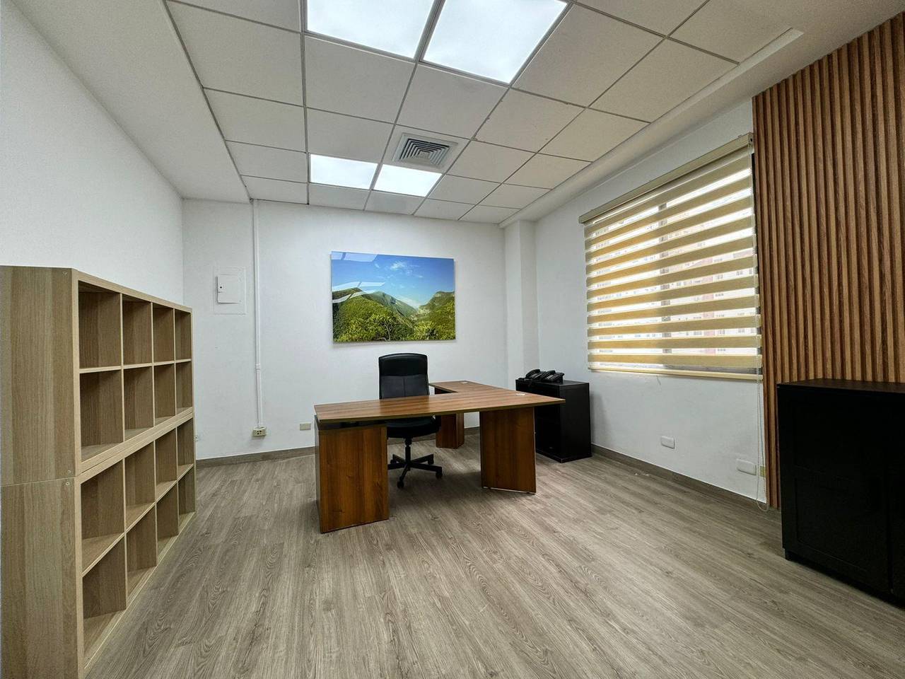 oficinas y locales comerciales - Locales para Oficinas en Ensanche Paraíso Recién r 4