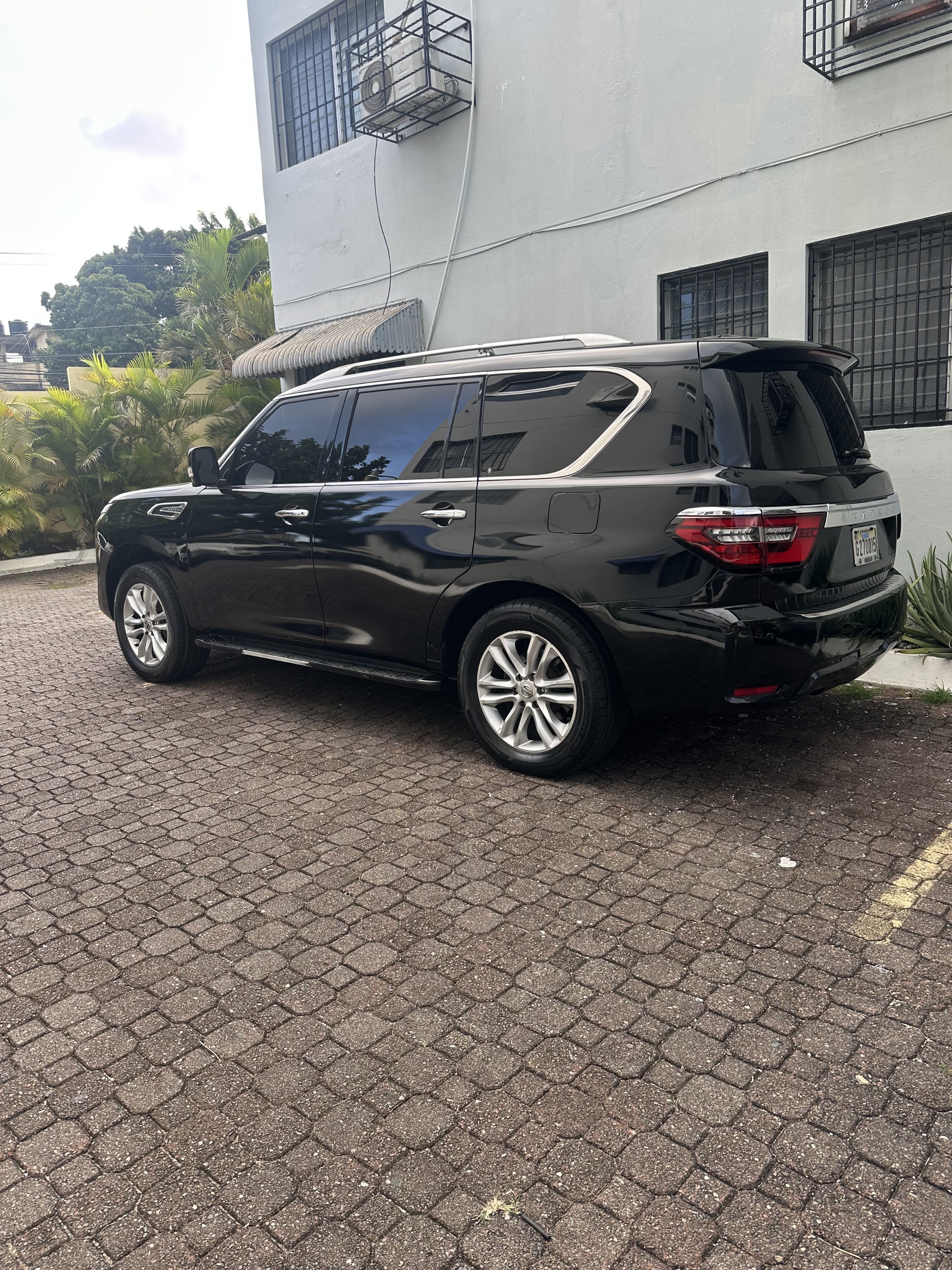 jeepetas y camionetas - vendo de oportunidad Nissan patrol convertida a 2024   3