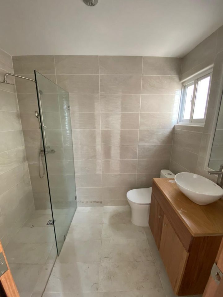 apartamentos - Alquilo Naco amplio apto 3 habs en 1er piso 0