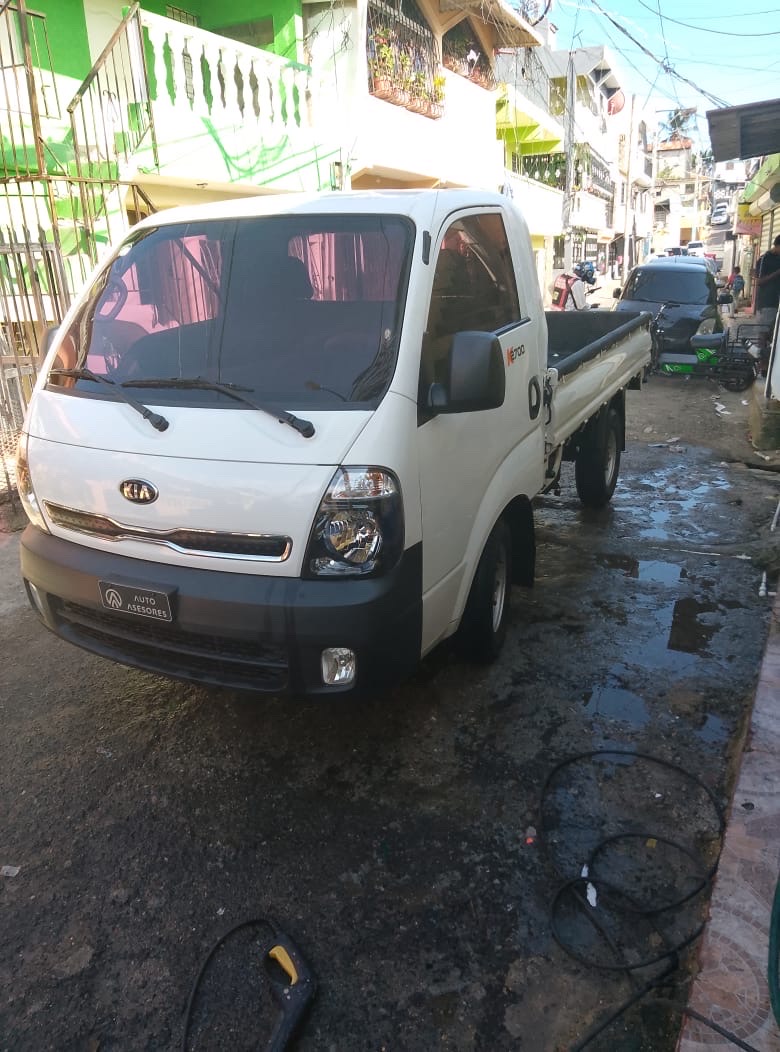 jeepetas y camionetas - Camión Kia K2700, año 2021, como nuevo. 0