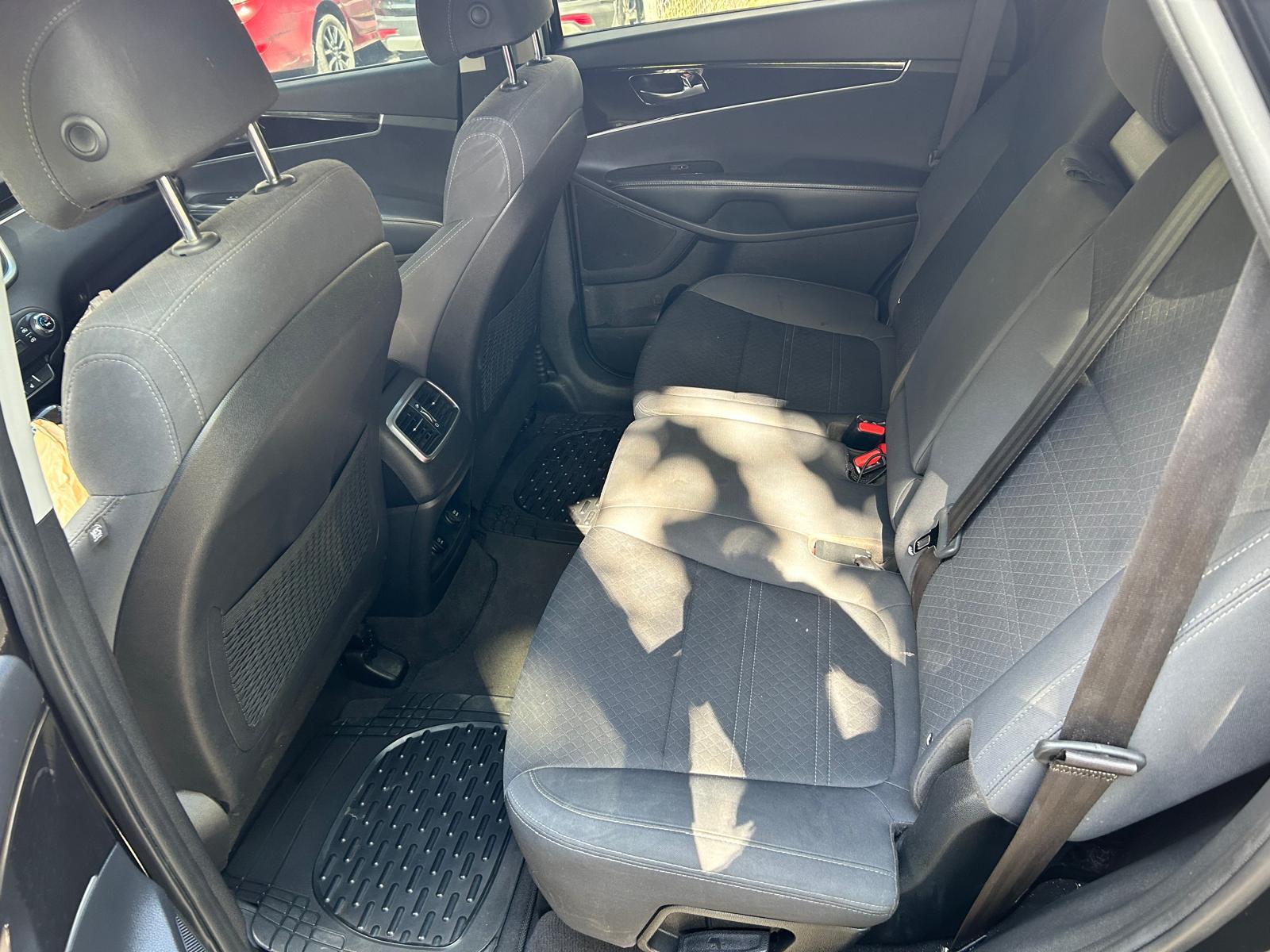 jeepetas y camionetas - Kia Sorento LX 2017 8