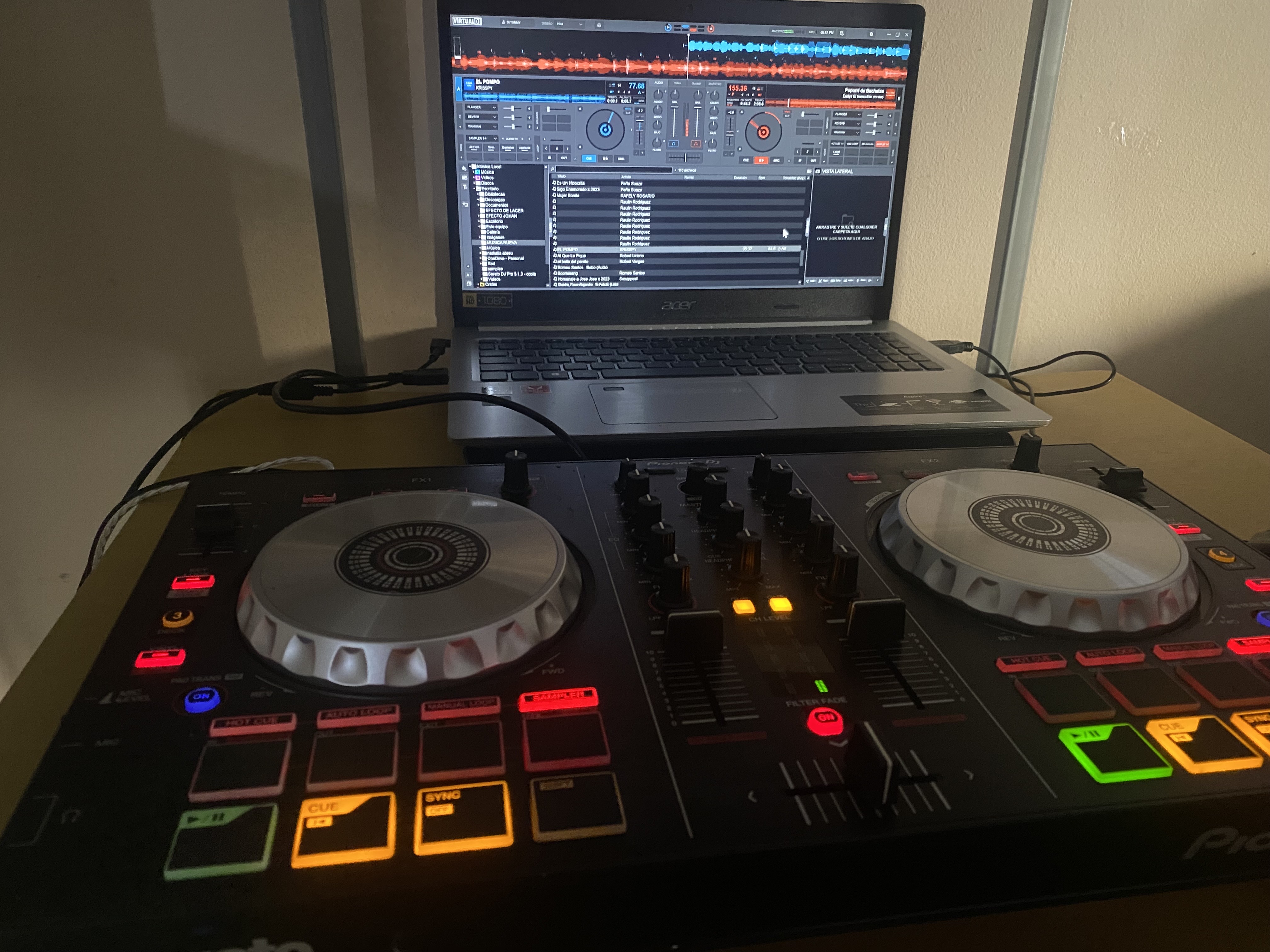 otros electronicos -   Pioneer DDJ-SB2*  “platos” 
 1