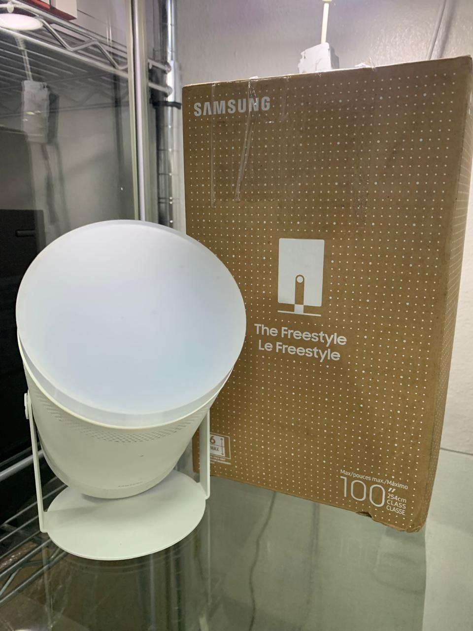 otros electronicos - Proyector Samsung The freestyle 100" SP-LSP3BLA Po 2