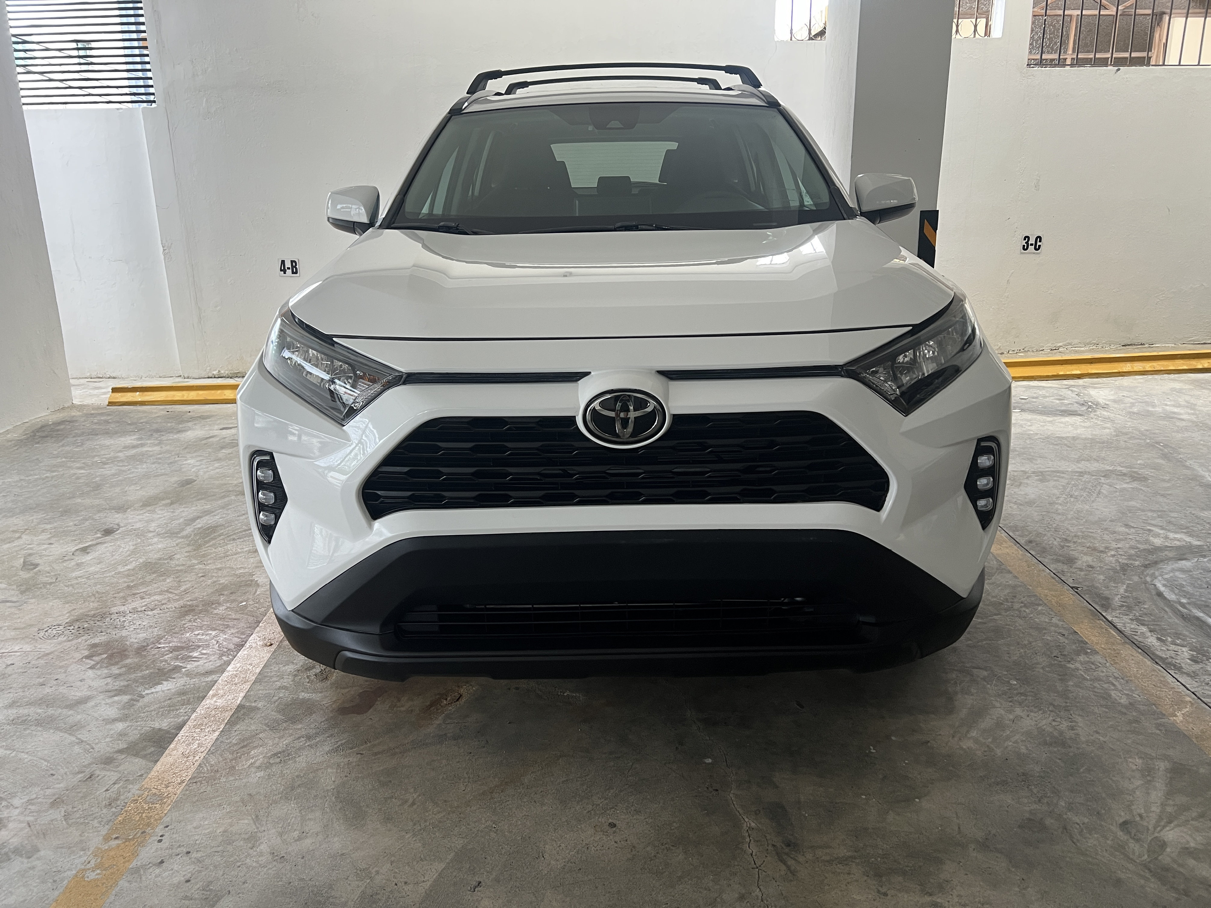 jeepetas y camionetas - Se vende RAV4 LE AWD 2020 - Blanca! 1