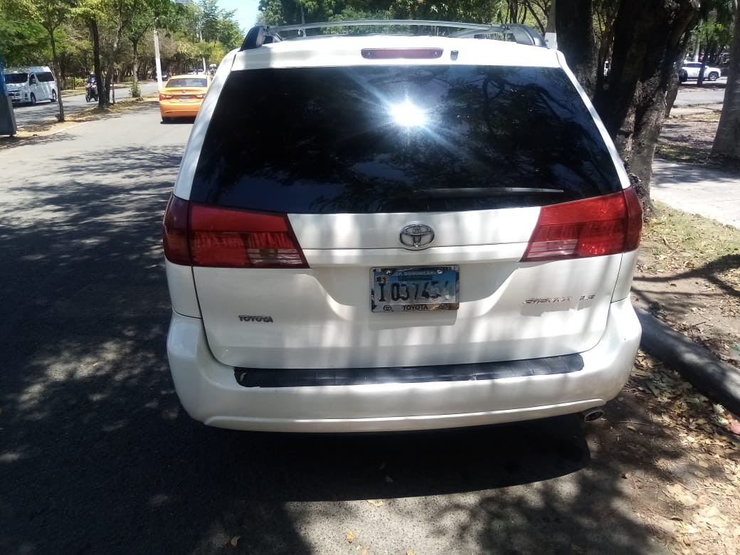 otros vehiculos - Venta Toyota Sienna 2004  3