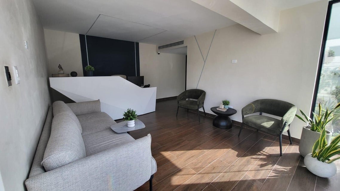 oficinas y locales comerciales - Oficina en alquiler en Gazcue 2