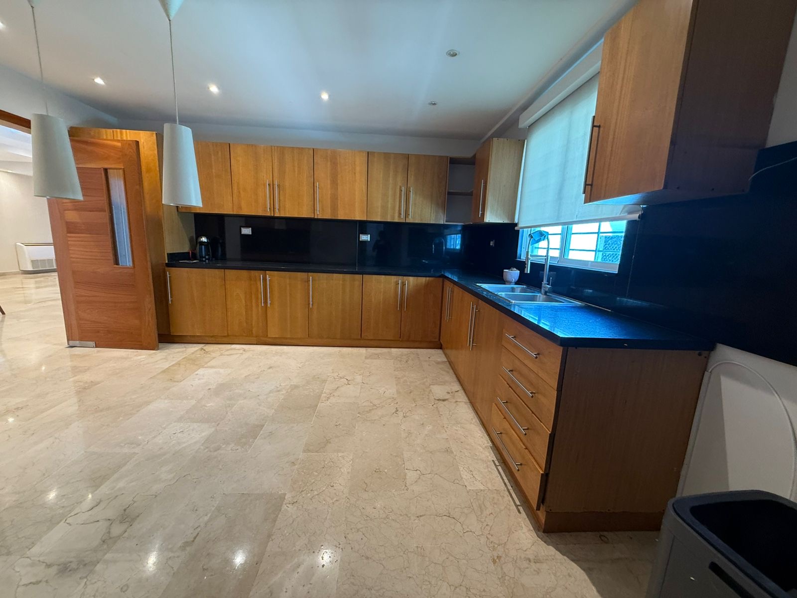 apartamentos - Vendo renacimiento piso 5 tres hab con su baño dos 0