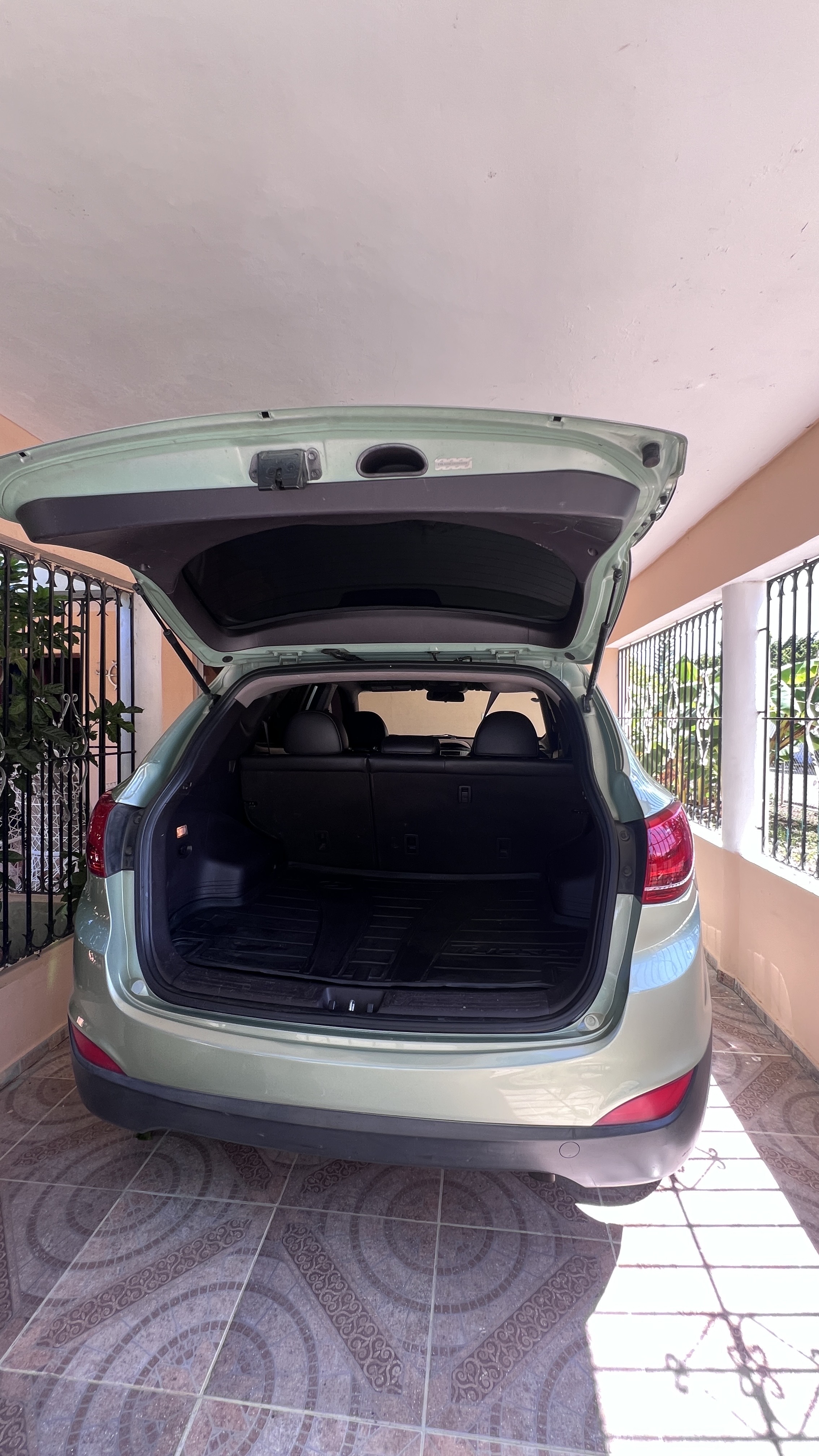 jeepetas y camionetas - se vende Hyundai tucson 2010 2
