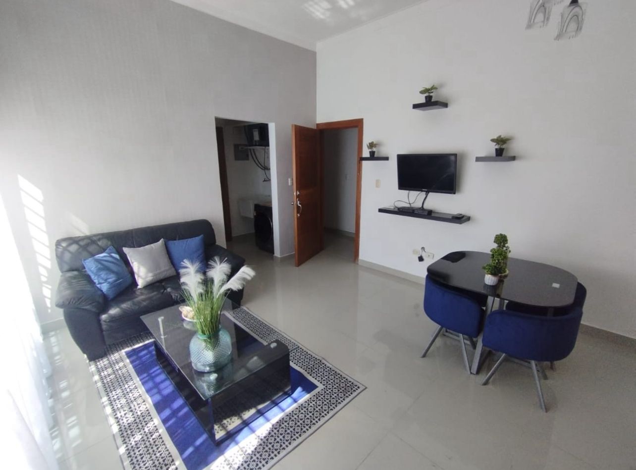 apartamentos - Apartamento De Alquiler En Evaristo Morales 1