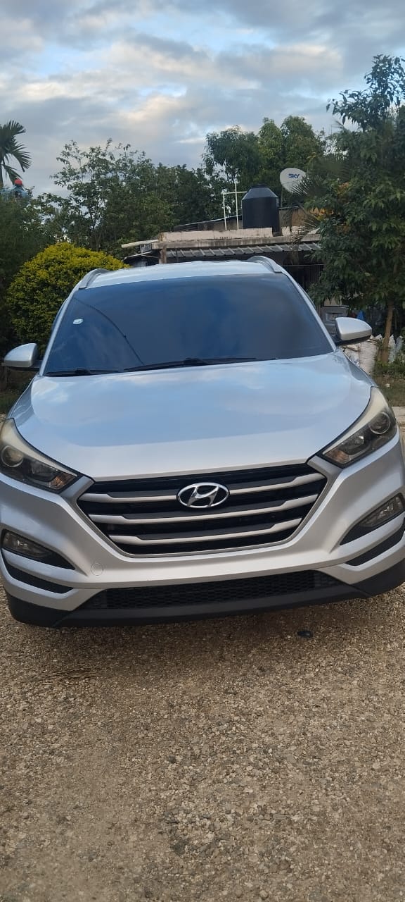 jeepetas y camionetas - Se vende Hyundai Tucson 2017 1.40 negociable 4