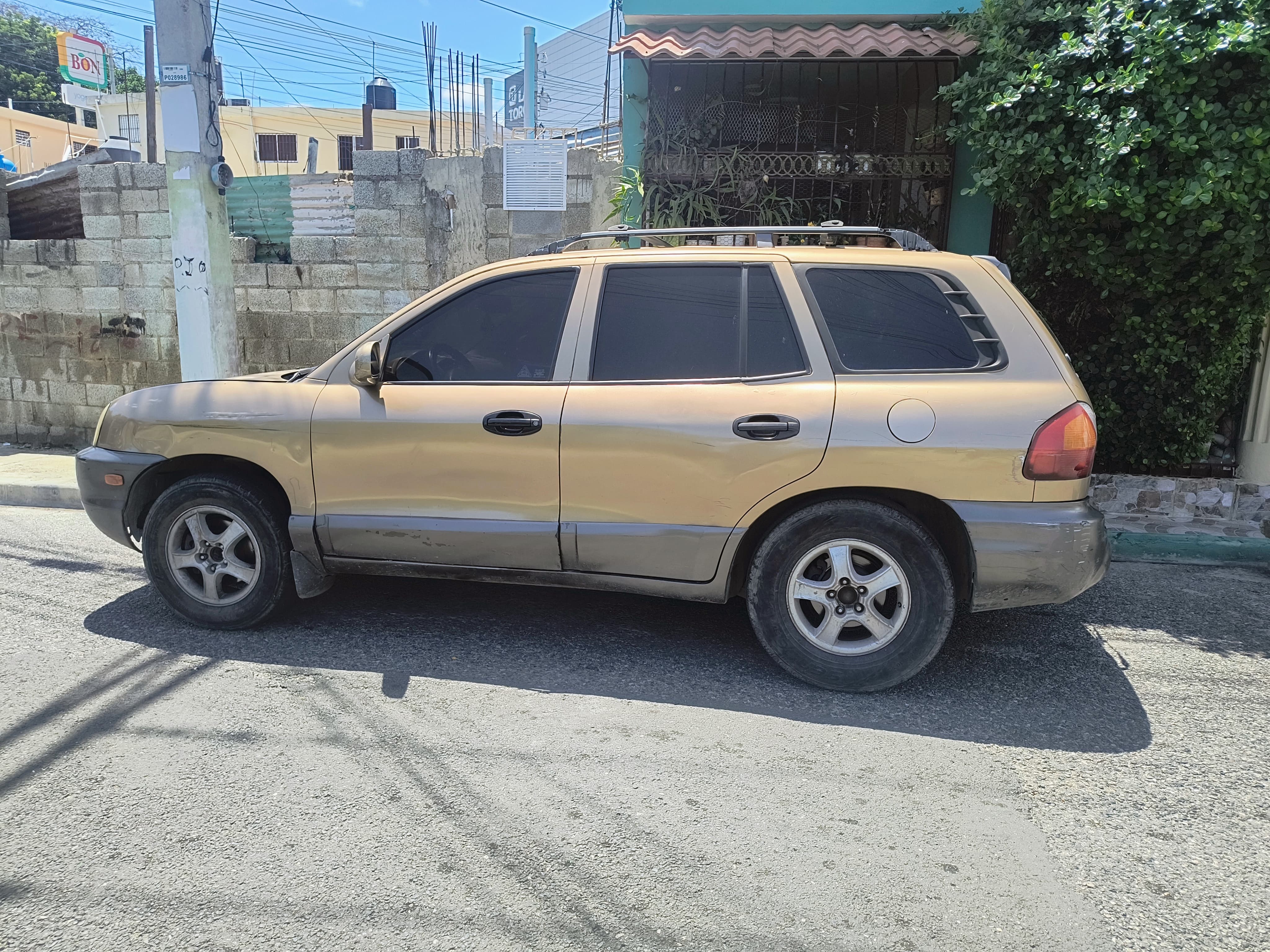 jeepetas y camionetas - se vende una jeepeta  Hyundai santa fe, en buen estado 
