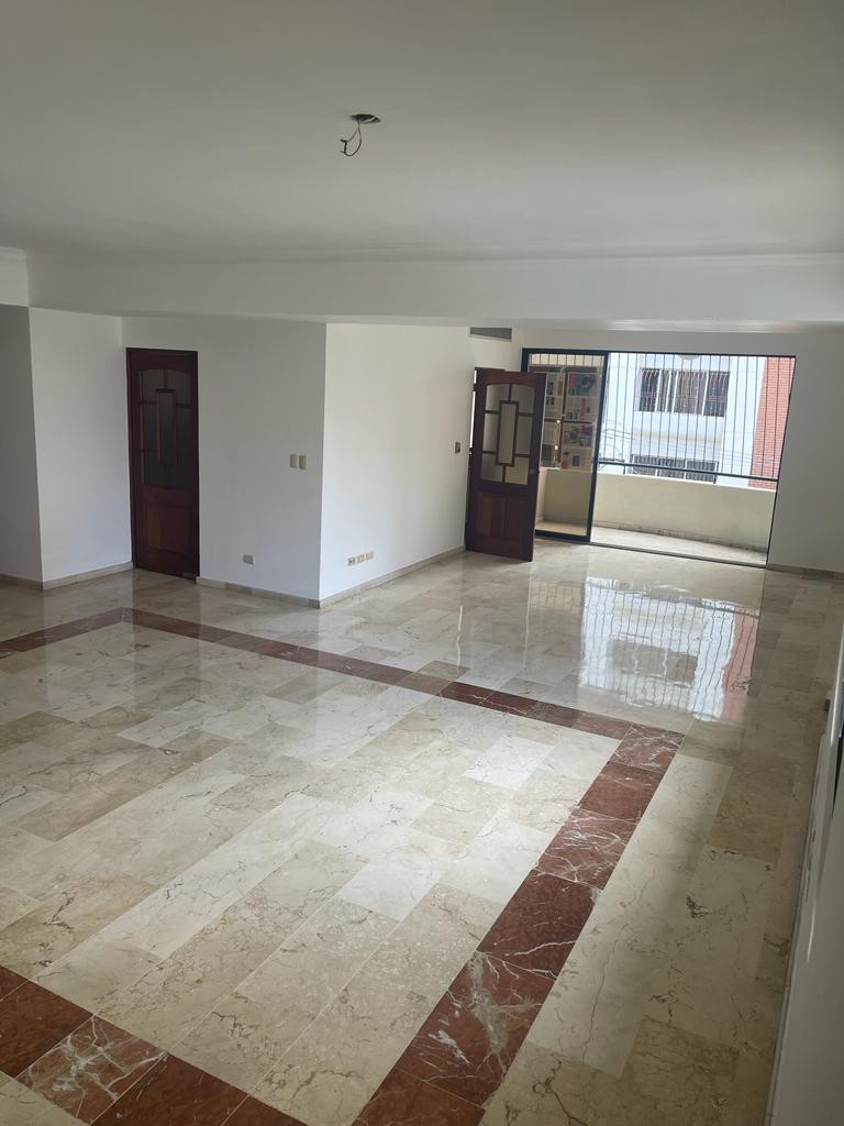 apartamentos - En Venta Amplio Apartamento,250mtz y 3 Habitaciones ,zona de Naco 