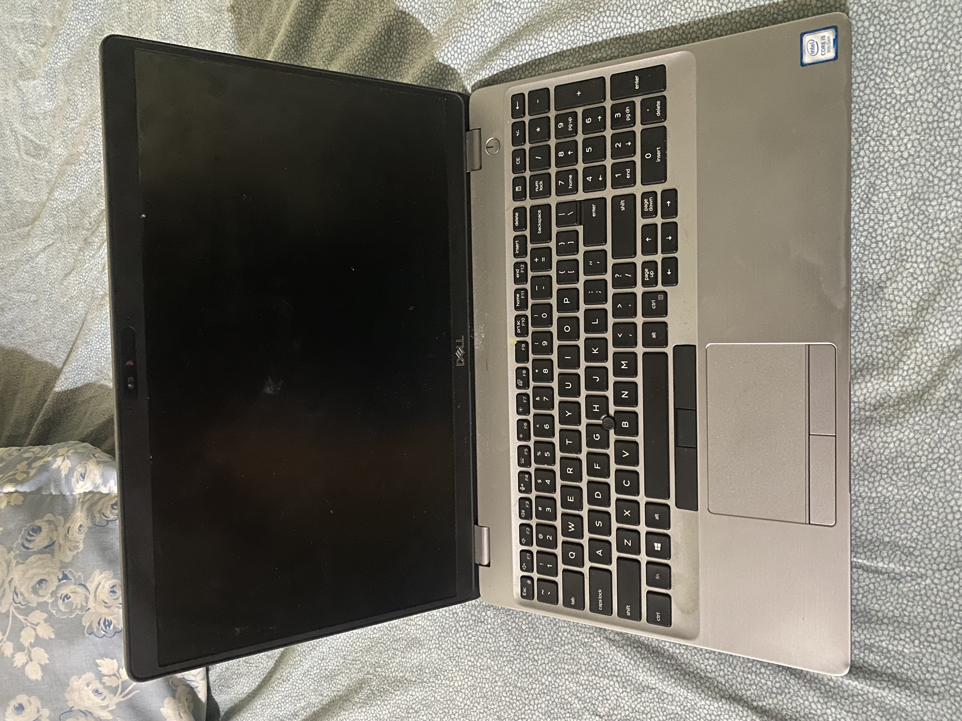 computadoras y laptops - Computadora como nueva solo 1 mes de uso 