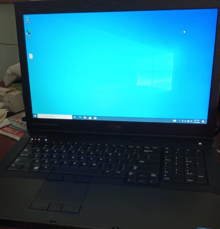 computadoras y laptops - Vendo Laptop Dell 16 GB de Ram Pantalla 17 Disco 589 Batería Nueva 