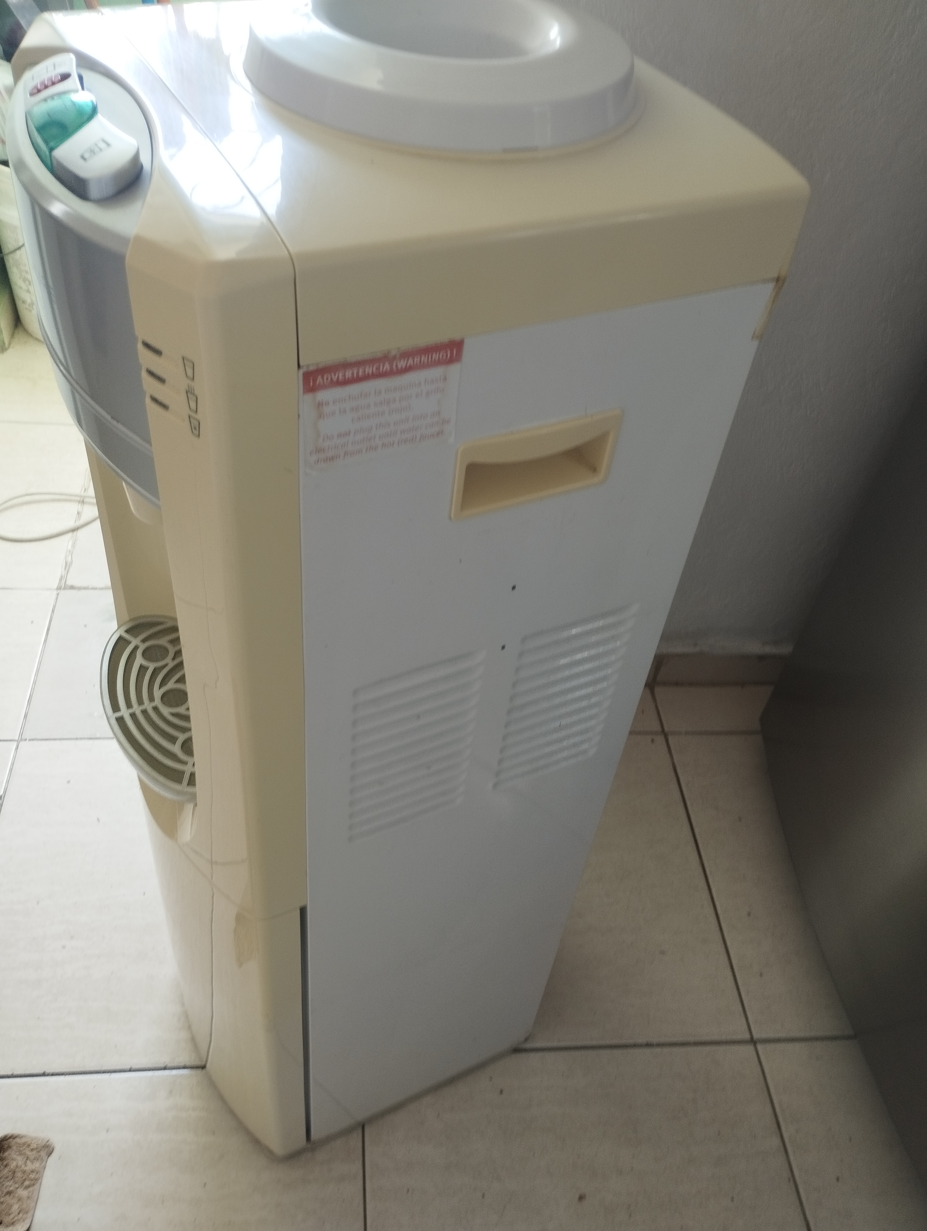 electrodomesticos - Bebedero Frigidaire 5